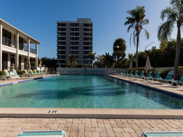 Sixth floor Condo with views of Northern Siesta Key and the Gulf